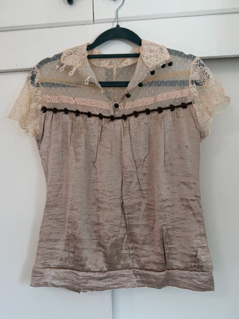 Woman's Vintage Champagne-Toned Short-Sleeve Blouse Size Medium